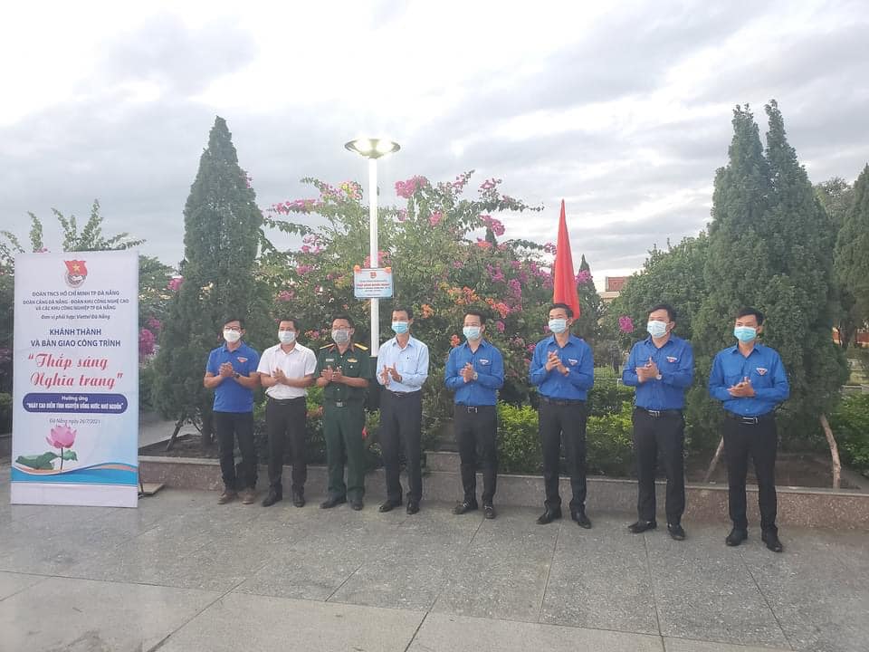 cong-trinh-thap-sang-nghia-trang-tai-nghia-trang-liet-si-thanh-pho-va-nghia-trang-phuoc-ninh---da-nang